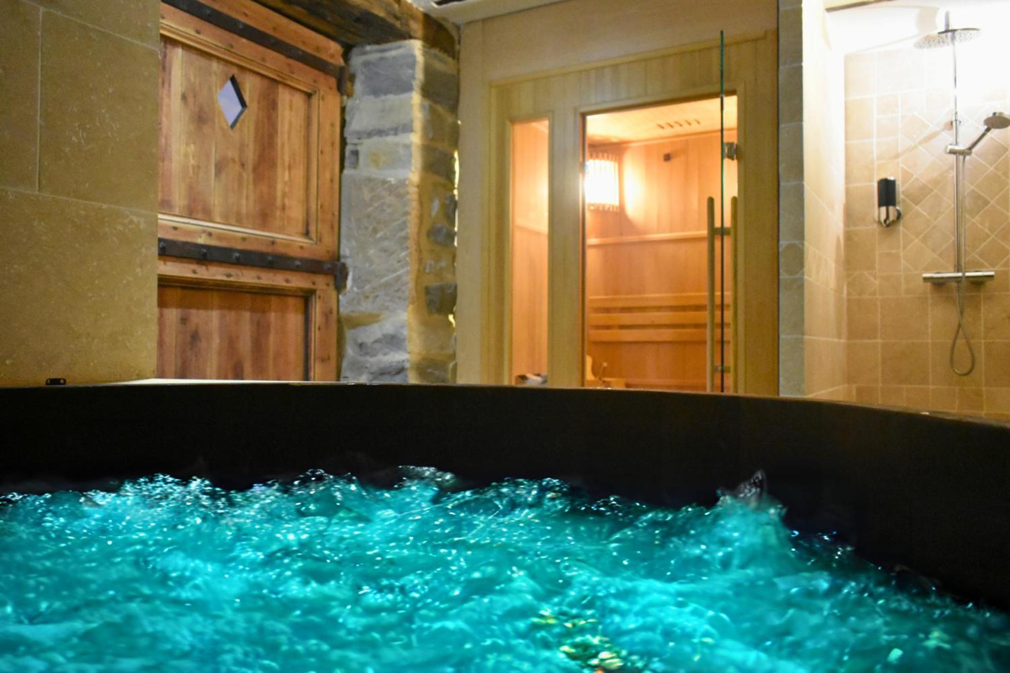 Apartmán Hebergement Insolite Avec Jacuzzi Privatif Millau Exteriér fotografie